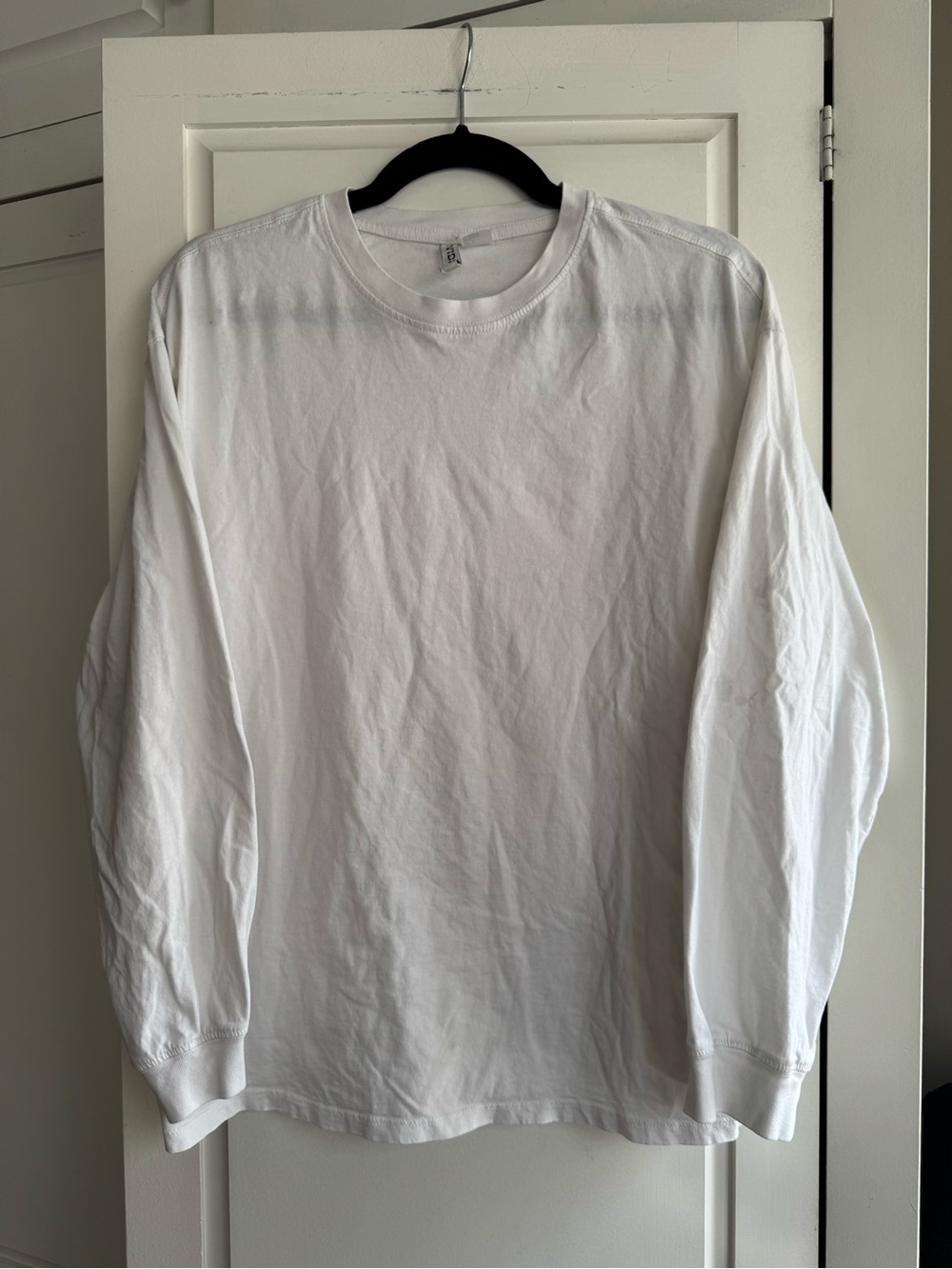H&M White Long-Sleeve Crewneck Tee